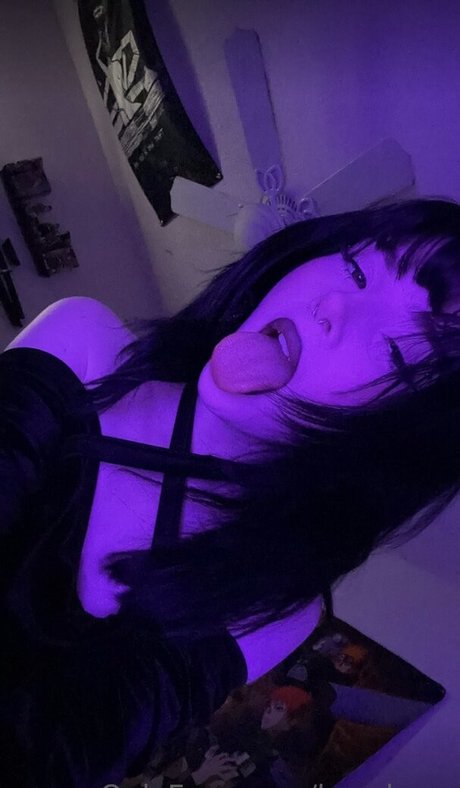 Kenzkun nude actress photo