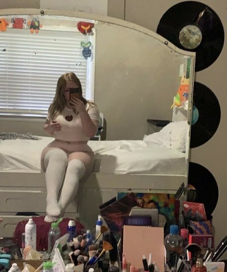 yourstrulysav erotic star photos