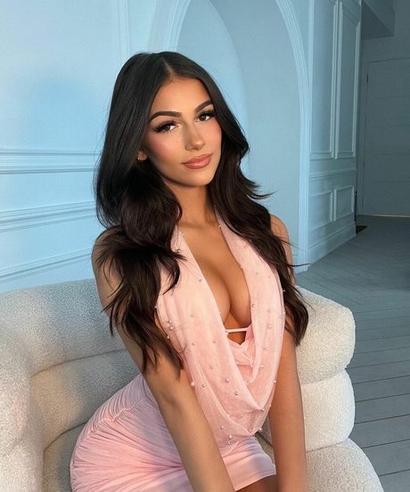 Julia Merekoulias star erotic img