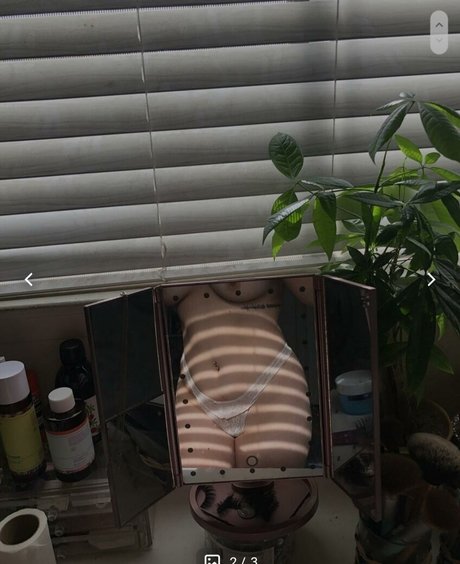 Valentine Thao erotic actress gallery