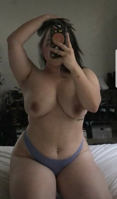 Valentine Thao star nudes picture