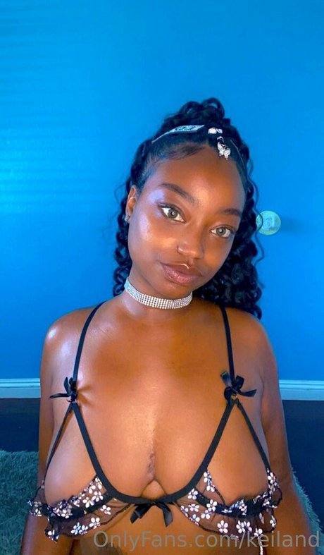 keiland erotic model photos