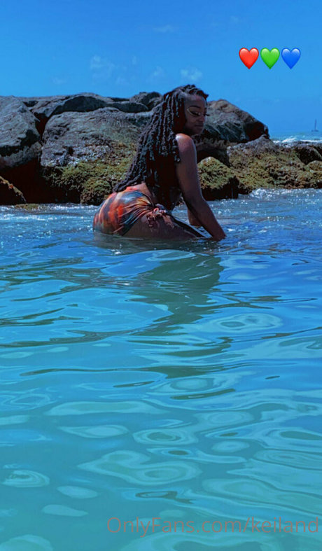 keiland erotic model picture