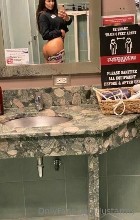 lustarmy nudes star pic