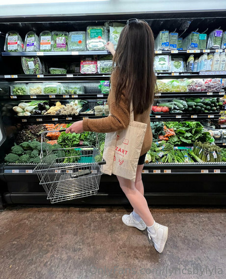 lyricsbylyla star exclusive image