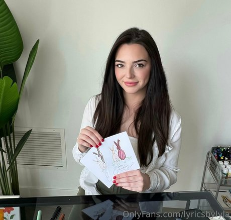 lyricsbylyla model pretty picture