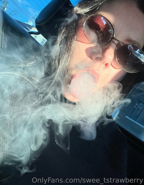 swee tstrawberry naked actress images