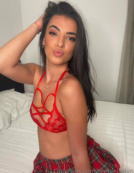 sweetiefreshman high quality pornstar photo