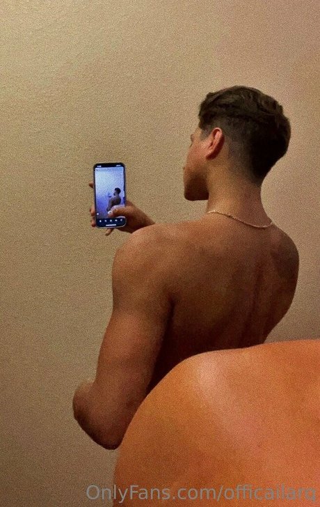 officailarq naked model gallery