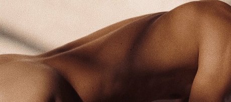 officailarq model photos