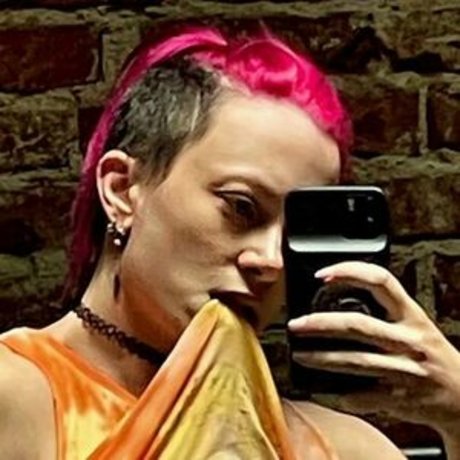 Claire Max star adult picture