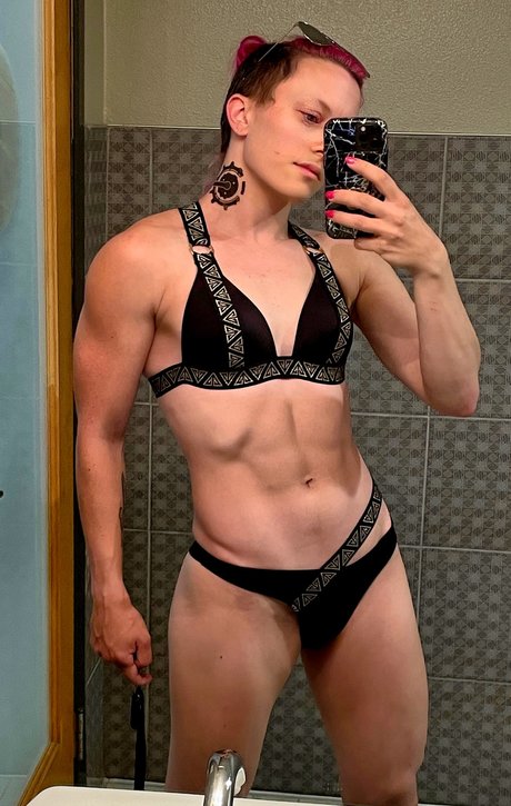 Claire Max naked actress pictures