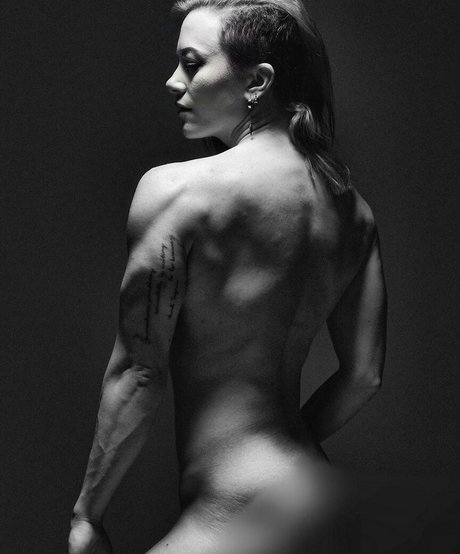 Claire Max pretty model picture