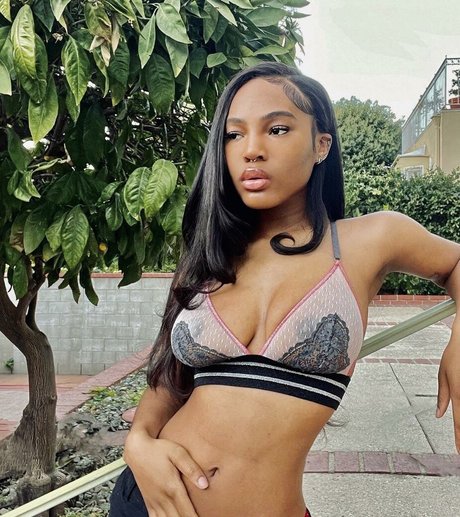 Quenlin Blackwell nudes star pictures