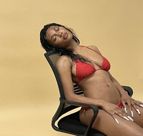 Quenlin Blackwell model hot gallery