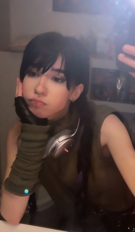 Arielle Maxine exclusive actress picture