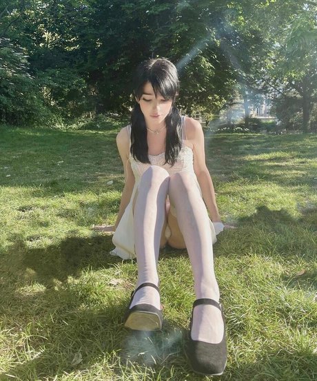 Arielle Maxine naked pornstar pic