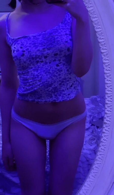 Arielle Maxine nude actress pic