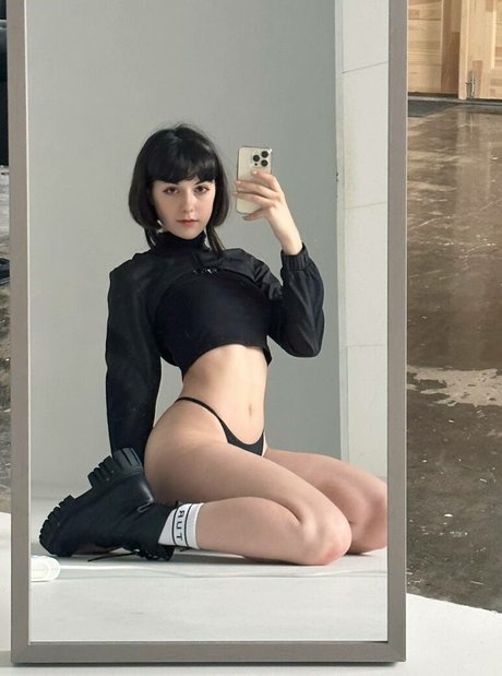 kimekomi_ naked star image