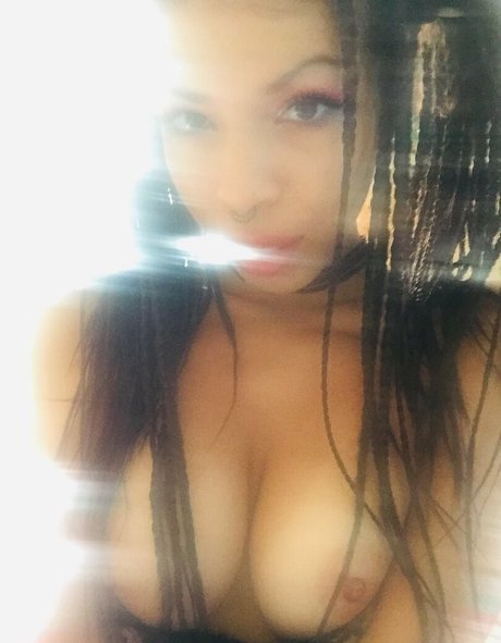 lolaqueencobra pretty star picture