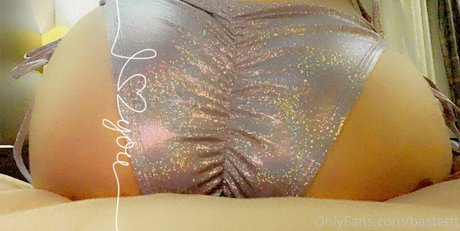 lolaqueencobra model pornographic pic