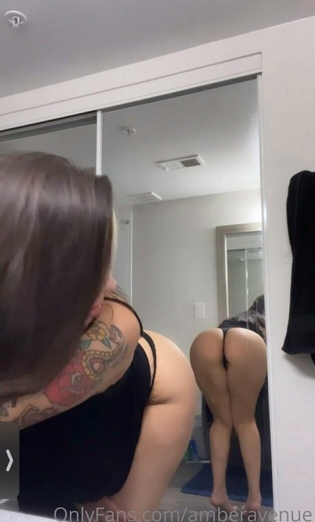 amberavenue model sex pic