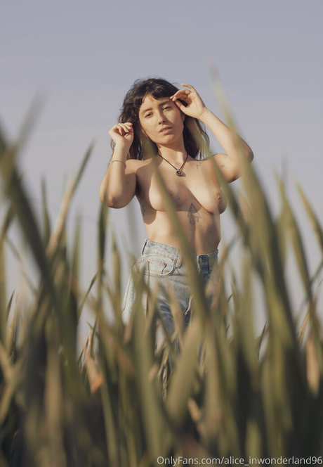 alice inwonderland96 pornstar high quality galleries