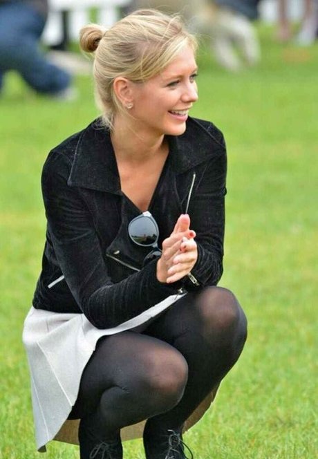 Rachel Riley star high quality picture