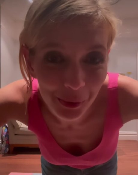 Rachel Riley pornstar top picture