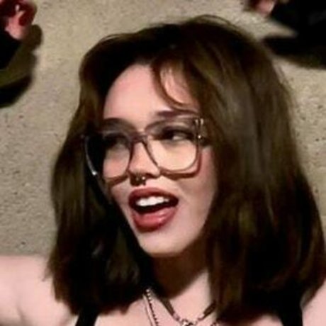 oss0rio exclusive model pic