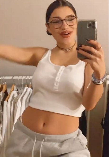 Emmy Tifrit model erotic pictures