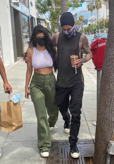 Kourtney Kardashian pornstar art img