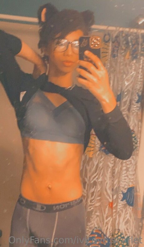 ivyevescarlet star photos