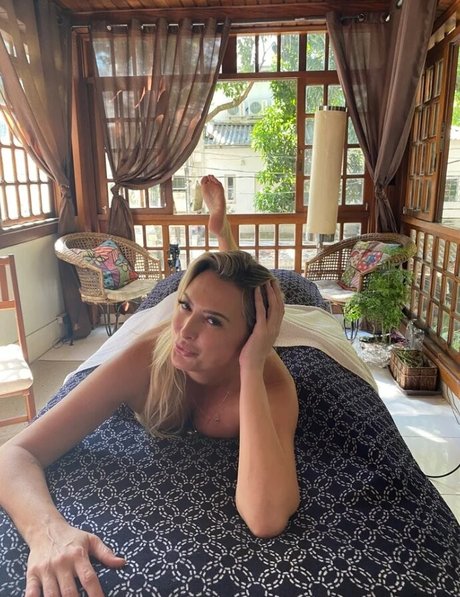 Sill Esteves naked star image