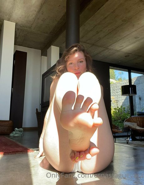 Ernesta Guevara sexy actress images