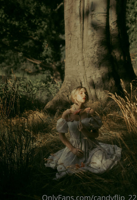 chloe ira nude model picture