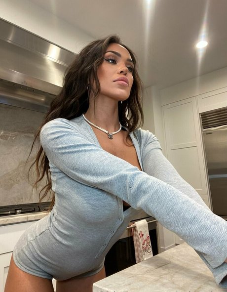 erisonice pornstar hot pics