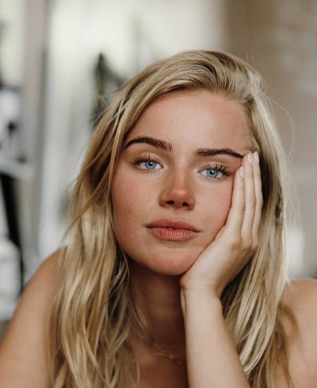 Eva Vlaardingerbroek porn star galleries