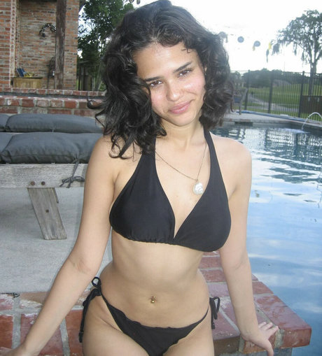 Becaguava naked actress pic