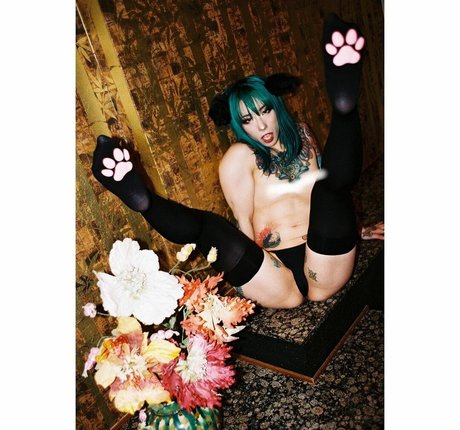 Azumi Puri star hot gallery