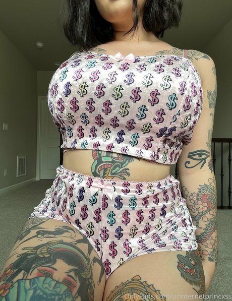 urinternetprincxss model pornographic image