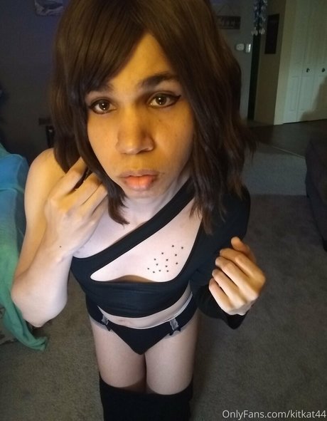 kitkat44 model pretty image