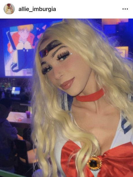 aliaremyinitials beautiful model img