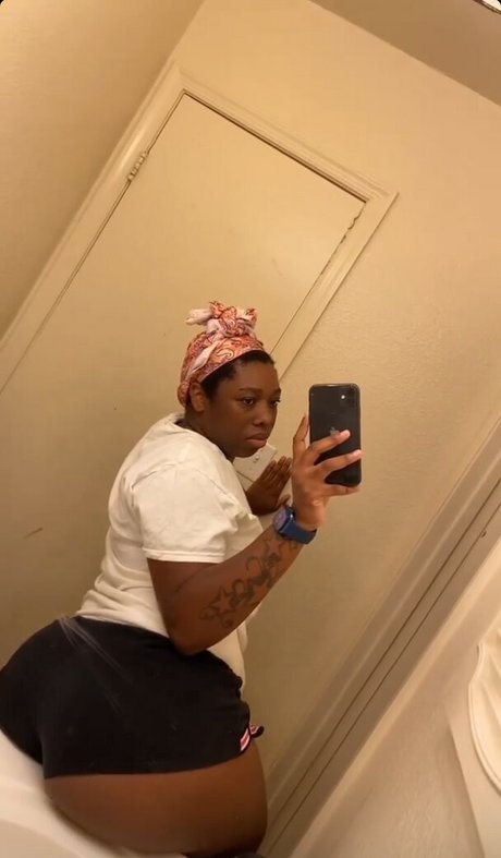 AsiaaMariee___ model top img