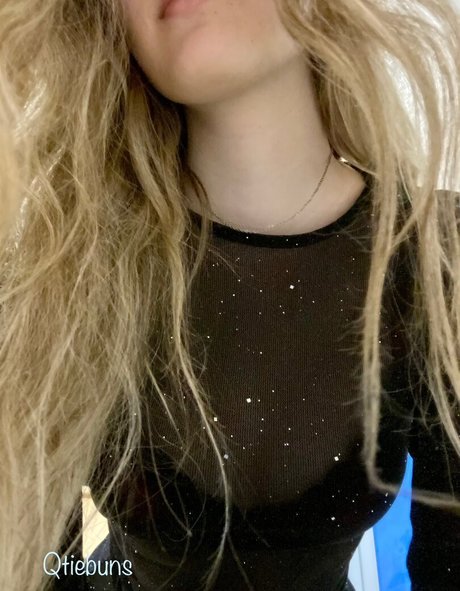 Qtiebuns ASMR art actress pictures