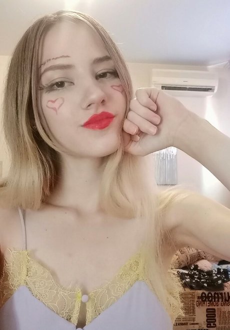 Boosty Amiffa nude actress photos