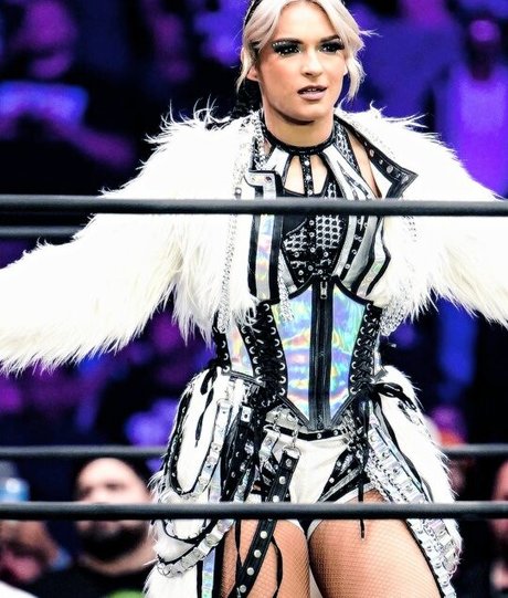 Jaime Hayter model pretty images