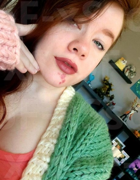 BittieTV model hot pictures