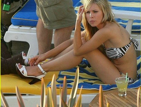 Kristen Bell model adult pics