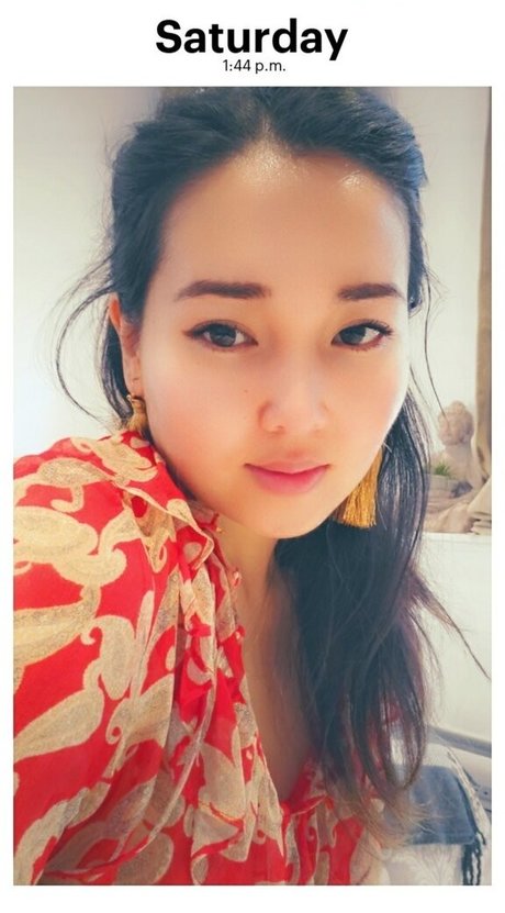 Lilly Ay sex model img